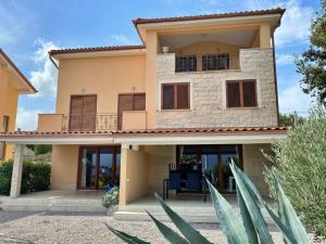 Apartment Apartment Rebeka by Interhome