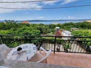 Apartment Wohnung für 3 Personen- mit Balkon und Meerblick by Interhome