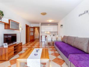 Apartment Wohnung mit Balkon und Meerblick by Interhome