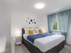 Apartment Moderne Wohnung in Crikvenica mit schöner Terrasse by Interhome