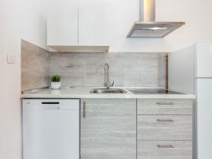 Apartment Wohnung Veronique 2 mit Whirlpool by Interhome