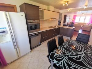 Apartment Wohnung 70m vom Strand entfernt- mit AC und WiFi by Interhome