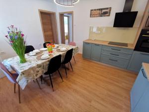 Apartment Wohnung für 4 Pers- mit Terrasse by Interhome