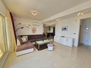 Apartment Wohnung für 6 Personen mit Meerblick by Interhome