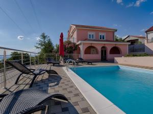 Holiday Home Villa mit Pool und schönem Meerblick by Interhome