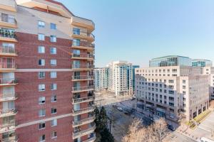 Blueground Ballston pool nr Arlington Cemetery WDC-1241