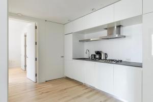 Blueground Midtown South rooftop nr Bryant Park NYC-2059