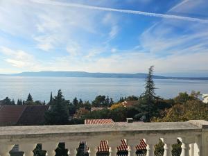 Apartment Wohnung mit Balkon mit Meerblick by Interhome