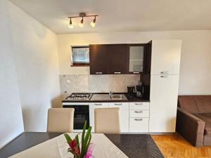 Apartment Wohnung mit Balkon mit Meerblick by Interhome