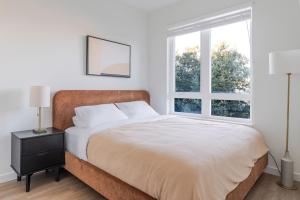 Blueground Old San Leandro BBQ nr Lake Chabot SFO-1952