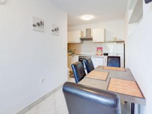 Apartment Wohnung mit Terrasse by Interhome