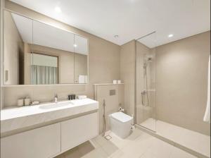 Luxury Private Room in Downtown Near Dubai Mall with Burj Khalifa View