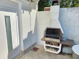 Apartment Wohnung im Erdgeschoss mit Terrasse und Grill by Interhome