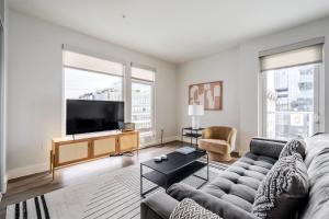 Blueground South Lake rooftop nr Space Needle SEA-872