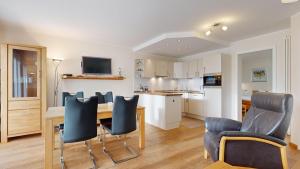 strandnahe FeWo mit 2 Schlafzimmern und Terrasse, Residenz Margarete, Binz