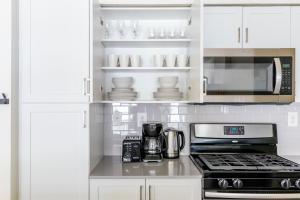 Blueground Hudson Exchange pool nr Liberty Park NYC-2222