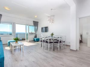 Apartment Wohnung Veronique 4 mit Whirlpool by Interhome