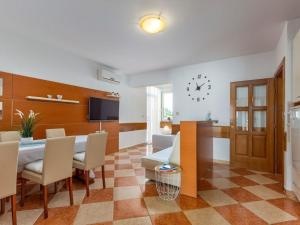 Apartment Wohnung mit schöner Terrasse by Interhome