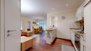 strandnahe FeWo mit 2 Schlafzimmern und Terrasse oder Balkon, Caspar David, Binz