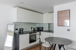 Blueground Tower Hamlets view nr Tower Bridge LON-694