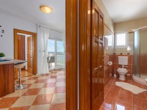 Apartment Wohnung mit Balkon und Meerblick by Interhome