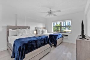 Amazing 1bed on Hollywood Beach Boardwalk W Pool