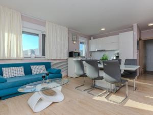 Apartment Apartement Eses by Interhome