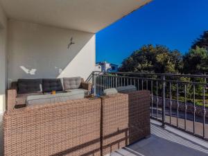 Apartment Apartement Eses by Interhome