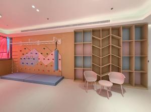 Luxury 1BR at Royal Regency, Refined City Living