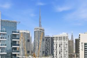 Luxury 1BR at Royal Regency, Refined City Living