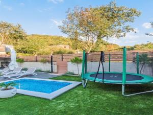 Holiday Home Luxuriöse Steinvilla Mariva Tribalj mit Pool by Interhome