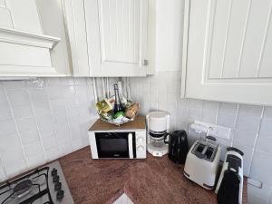 Large 2 bedroom apartment, Close to Promenade des Anglais