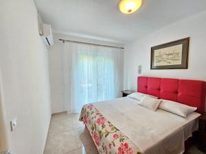 Apartment Wohnung für 8 Personen- 150m vom Strand entfernt by Interhome