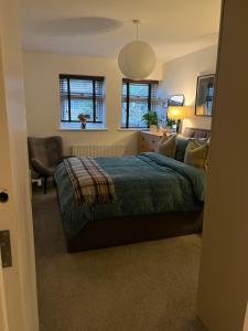 Room at Wallington Green room for professionals, near station, 30 min to London Bridge, 27 min to LDN Victoria