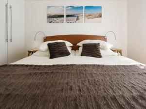 Apartment mit Blick auf das Wasser by Interhome