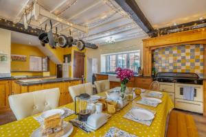 4 Bed in East Harling oc-m31907