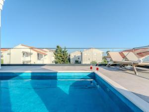 Apartment Vier-Schlafzimmer-Wohnung Dantela mit Tauchbecken by Interhome