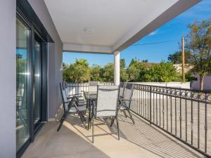 Apartment Apartment Spanic 1 by Interhome