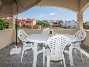 Apartment Apartment Galic 1 by Interhome