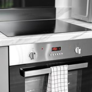 Luxury 2 Bedroom Apartment - Balcony - Parking - Netflix 3MC