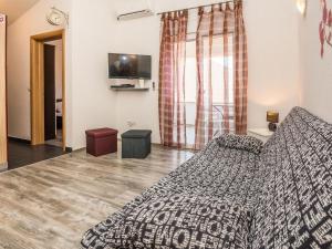 Apartment Apartment Galic 3 by Interhome