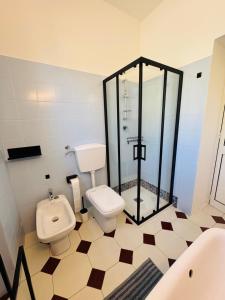 Villa mit großem Garten und Aufstellpool, 800m zum Meer, Lido Marini