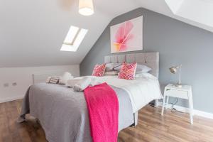 Modern Bright 1-2 Bed Apartments Oxford, with Free Parking ,OX4 Near BMW Science Park & Hospitals