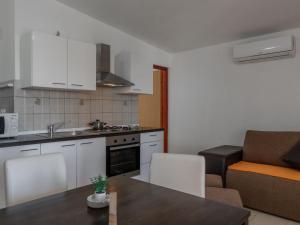 Apartment Apartment Josipovic 2 by Interhome