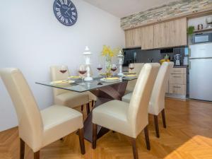 Apartment Apartment Radovic Nives by Interhome