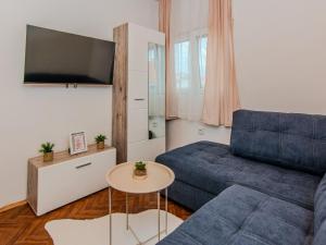 Apartment Apartment Pisacic by Interhome