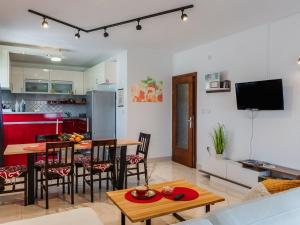 Apartment Apartment Olea by Interhome