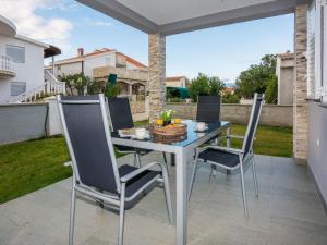 Apartment Apartment Kosic 1 by Interhome