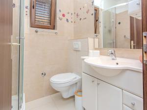 Holiday Home Holiday home Suric by Interhome