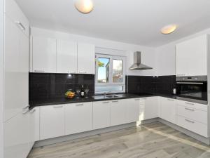 Holiday Home Villa Ledinko by Interhome